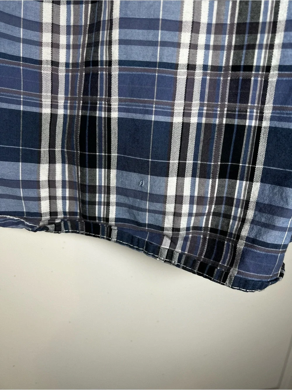 Men’s Buckle Black Blue Plaid Button-Down Shirt Large